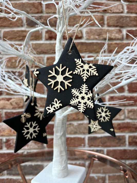 Black star hanging decoration